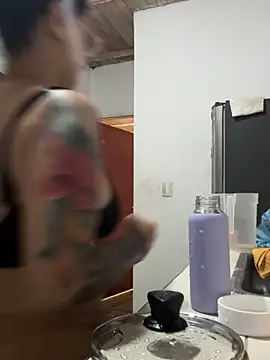 Emma Giraldo online show from October 29, 2025, 12:09 am