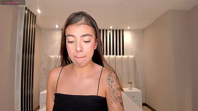 IsabellaKroft online show from March 19, 2025, 7:06 pm