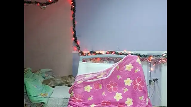 kyliebigboobs online show from December 15, 2025, 9:04 am