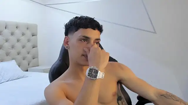 JhoanLeandro online show from January 17, 2026, 4:16 am