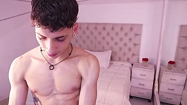 JhoanLeandro online show from April 5, 2026, 4:19 am