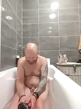 bouraktom6 online show from September 29, 2025, 12:06 am