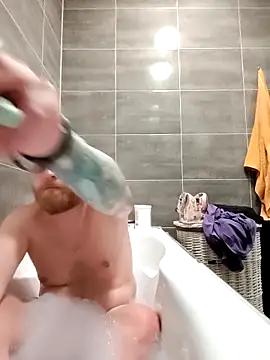 bouraktom6 online show from October 2, 2025, 12:41 pm