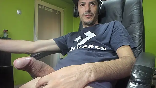 BigCumShoot online show from April 8, 2026, 5:20 am