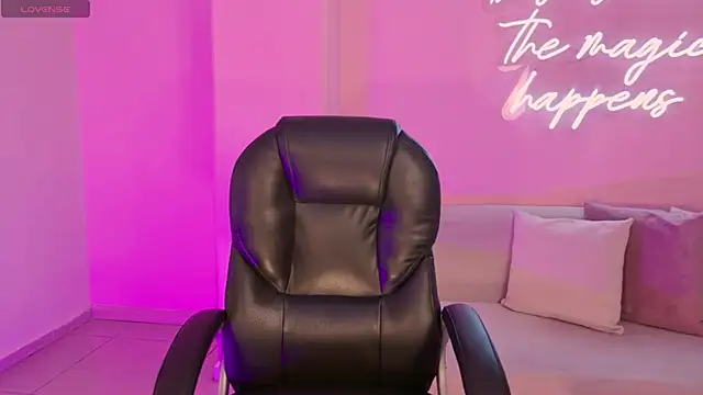 Snapshot of AmaiaHaywood chatting on November 11, 2025, 5:35 am AmaiaHaywood online show from November 11, 2025, 5:35 am