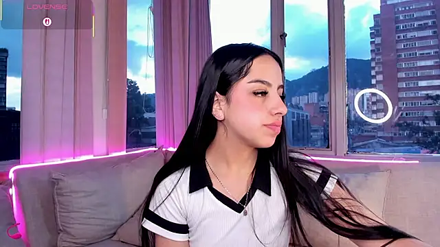 Daphne chers online show from October 25, 2025, 9:26 pm