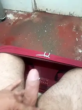 Snapshot of HotC1991 chatting on December 14, 2025, 2:55 pm HotC1991 online show from December 14, 2025, 2:55 pm