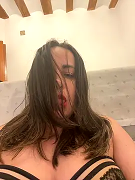 laarti online show from October 28, 2025, 3:00 pm