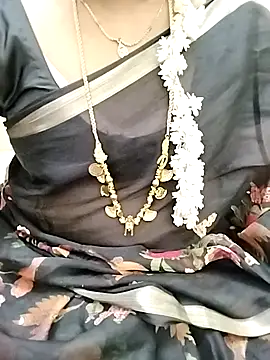 Snapshot of Tamil_Radha chatting on October 13, 2025, 11:12 am Tamil Radha online show from October 13, 2025, 11:12 am