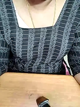 Snapshot of Tamil_Radha chatting on October 17, 2025, 5:37 pm Tamil Radha online show from October 17, 2025, 5:37 pm