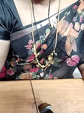 Snapshot of Tamil_Radha chatting on October 12, 2025, 5:47 pm Tamil Radha online show from October 12, 2025, 5:47 pm