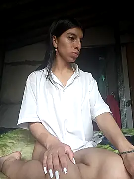 Snapshot of Ariell_Kieran chatting on February 14, 2025, 7:02 pm Ariell Kieran online show from February 14, 2025, 7:02 pm