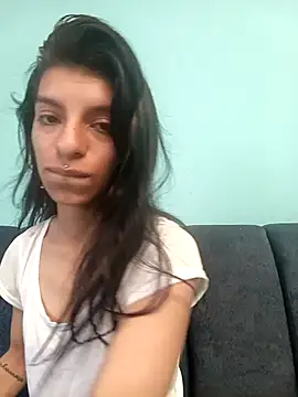 Snapshot of Ariell_Kieran chatting on October 21, 2025, 5:56 pm Ariell Kieran online show from October 21, 2025, 5:56 pm