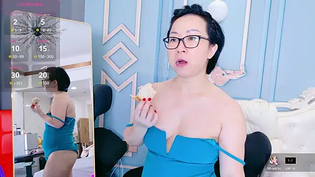 Snapshot of LucianaMe chatting on November 16, 2025, 1:32 am LucianaMe online show from November 16, 2025, 1:32 am