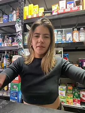 Andrea18 blonde online show from April 18, 2026, 4:09 pm