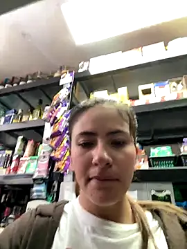 Snapshot of Andrea18_blonde chatting on October 24, 2025, 2:05 pm Andrea18 blonde online show from October 24, 2025, 2:05 pm