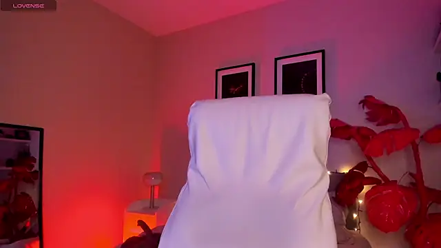 Gigi Strawberry online show from February 5, 2026, 5:36 am