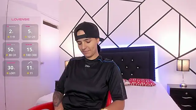 Liiam smith  online show from March 14, 2025, 1:02 pm