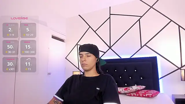 Liiam smith  online show from March 13, 2025, 12:56 pm