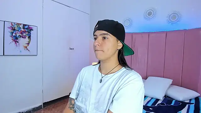 Liiam smith  online show from November 14, 2025, 1:15 pm