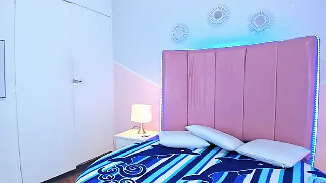 Liiam smith  online show from December 14, 2025, 12:22 pm