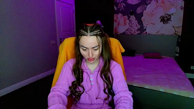 MissisCaty online show from April 16, 2026, 7:36 pm