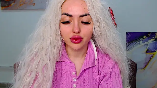 Snapshot of MissisCaty chatting on March 19, 2025, 12:34 pm MissisCaty online show from March 19, 2025, 12:34 pm