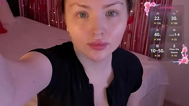 Lora Rosee online show from April 9, 2026, 12:11 pm