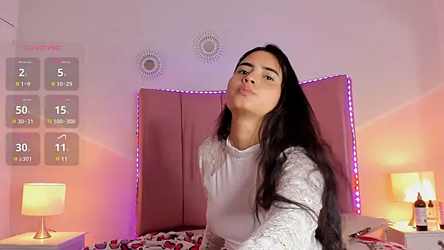 Snapshot of _Emma_whiitee_ chatting on March 13, 2025, 4:01 pm Emma whiitee online show from March 13, 2025, 4:01 pm