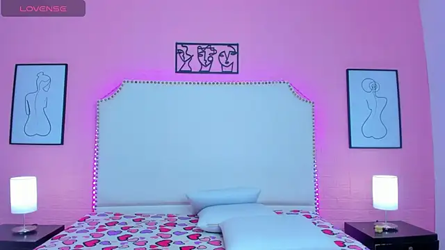 Snapshot of _Emma_whiitee_ chatting on November 11, 2025, 12:55 pm Emma whiitee online show from November 11, 2025, 12:55 pm