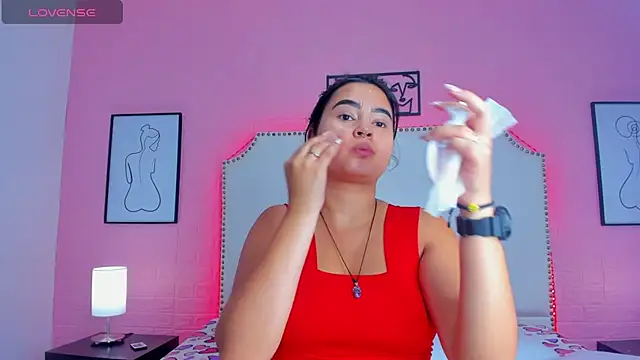 Snapshot of _Emma_whiitee_ chatting on November 14, 2025, 1:15 pm Emma whiitee online show from November 14, 2025, 1:15 pm