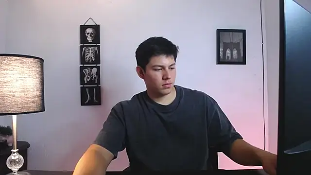 JamesCr  online show from October 24, 2025, 1:26 am