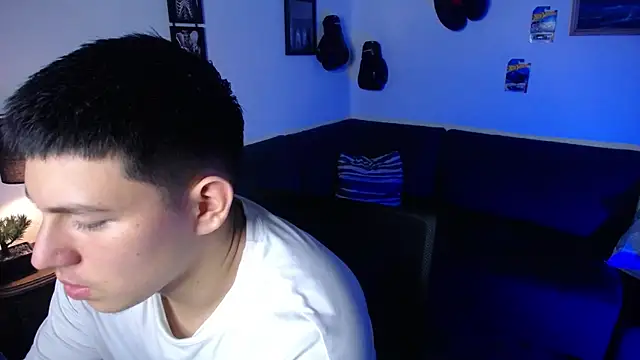 JamesCr  online show from April 15, 2026, 2:06 am