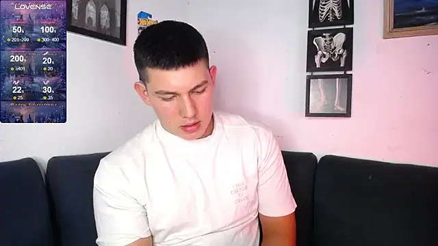 JamesCr  online show from December 22, 2025, 12:11 am