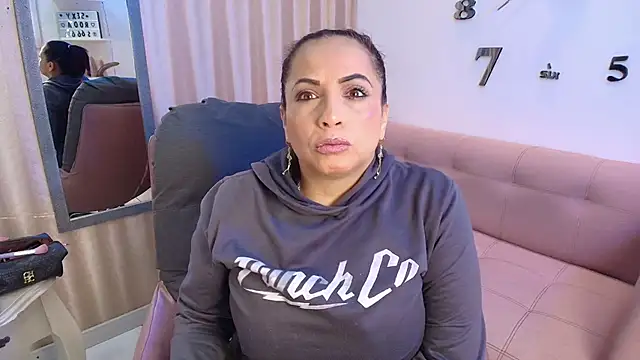 GochitaWild online show from November 9, 2025, 1:26 pm