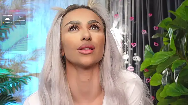 KarlaBart online show from November 28, 2025, 8:20 pm