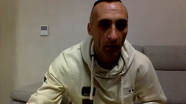 ANGELSANTAMARIA- online show from October 8, 2025, 6:19 pm