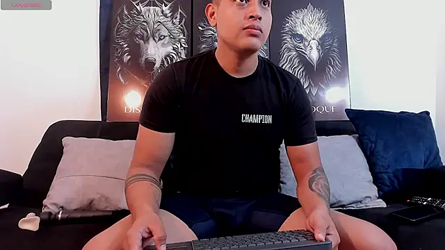 JohanSmith online show from February 15, 2025, 2:22 pm