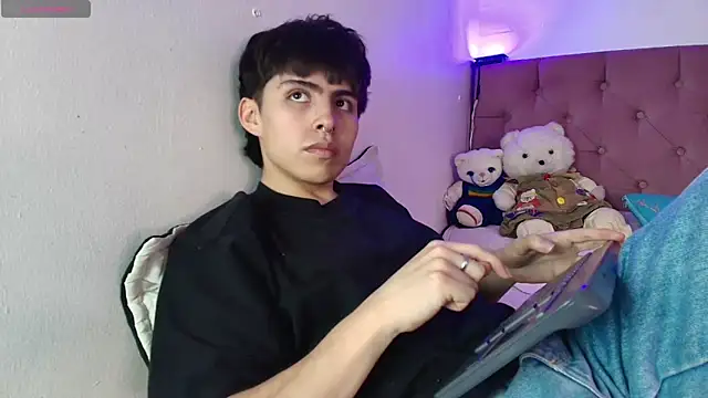 PepperTwink online show from October 24, 2025, 3:55 pm