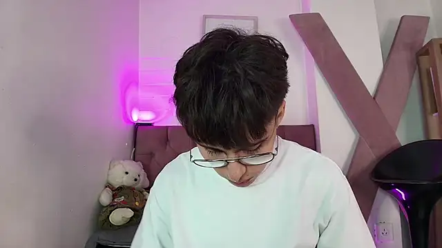 Snapshot of PepperTwink chatting on November 18, 2025, 4:43 pm PepperTwink online show from November 18, 2025, 4:43 pm