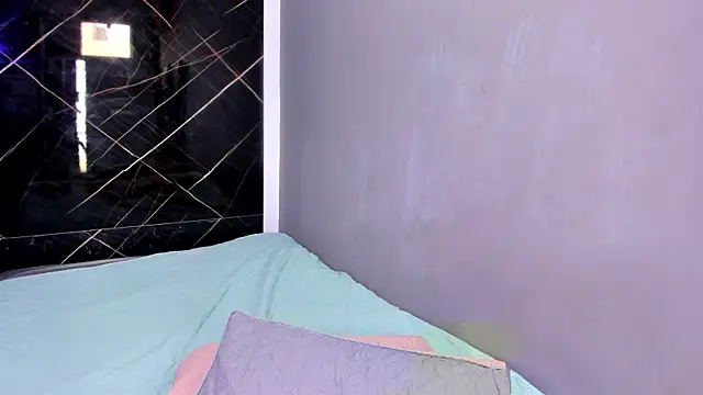 maddie 18 online show from March 21, 2025, 2:40 pm