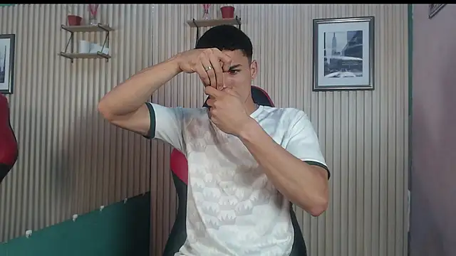 Becker2  online show from December 2, 2025, 10:22 pm