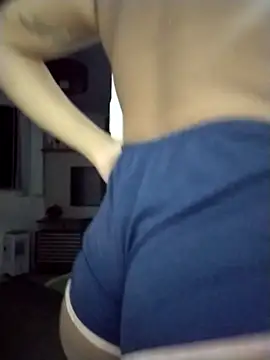 Snapshot of yannaluuxehot chatting on March 22, 2025, 6:33 am yannaluuxehot online show from March 22, 2025, 6:33 am