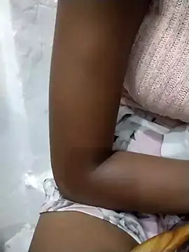 Snapshot of yannaluuxehot chatting on January 31, 2025, 11:35 pm yannaluuxehot online show from January 31, 2025, 11:35 pm