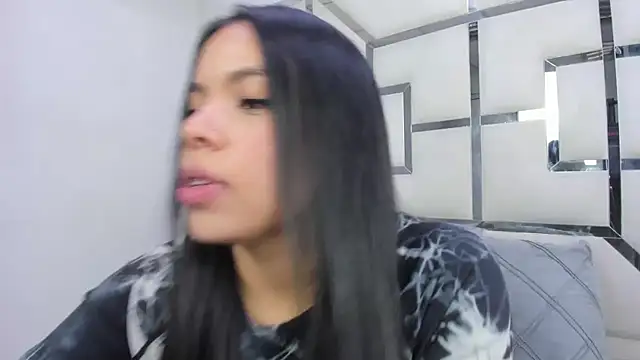 ZoeWan69 online show from March 18, 2026, 2:08 pm