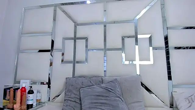 ZoeWan69 online show from December 3, 2025, 11:31 am