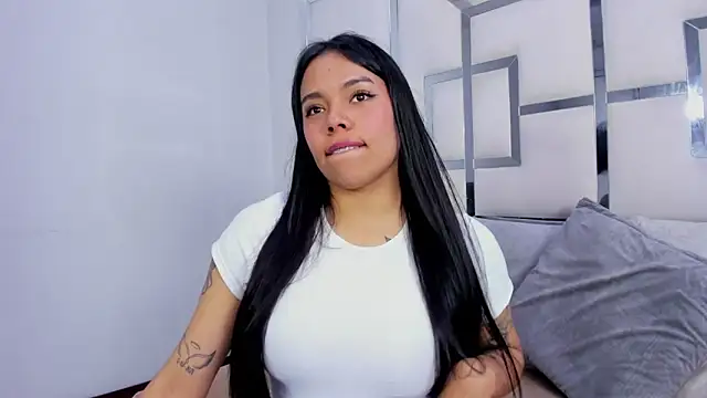 ZoeWan69 online show from September 19, 2025, 12:53 pm