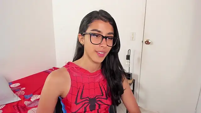 Snapshot of Mazikeen__18 chatting on June 3, 2026, 2:33 pm Mazikeen 18 online show from June 3, 2026, 2:33 pm