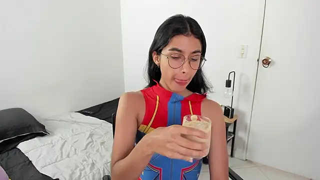 Mazikeen  18 online show from March 19, 2026, 1:11 pm