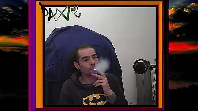 Snapshot of ReyDeBotones chatting on March 4, 2026, 7:54 pm ReyDeBotones online show from March 4, 2026, 7:54 pm